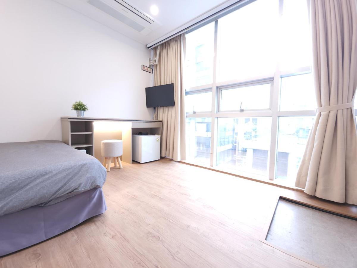 Oyo Hostel Myeongdong 2 โซล ภายนอก รูปภาพ