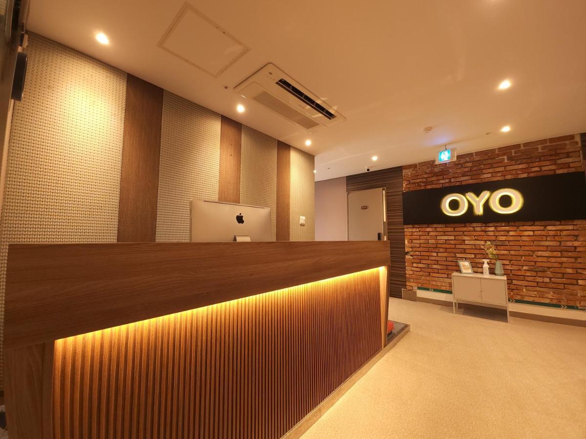 Oyo Hostel Myeongdong 2 โซล ภายนอก รูปภาพ