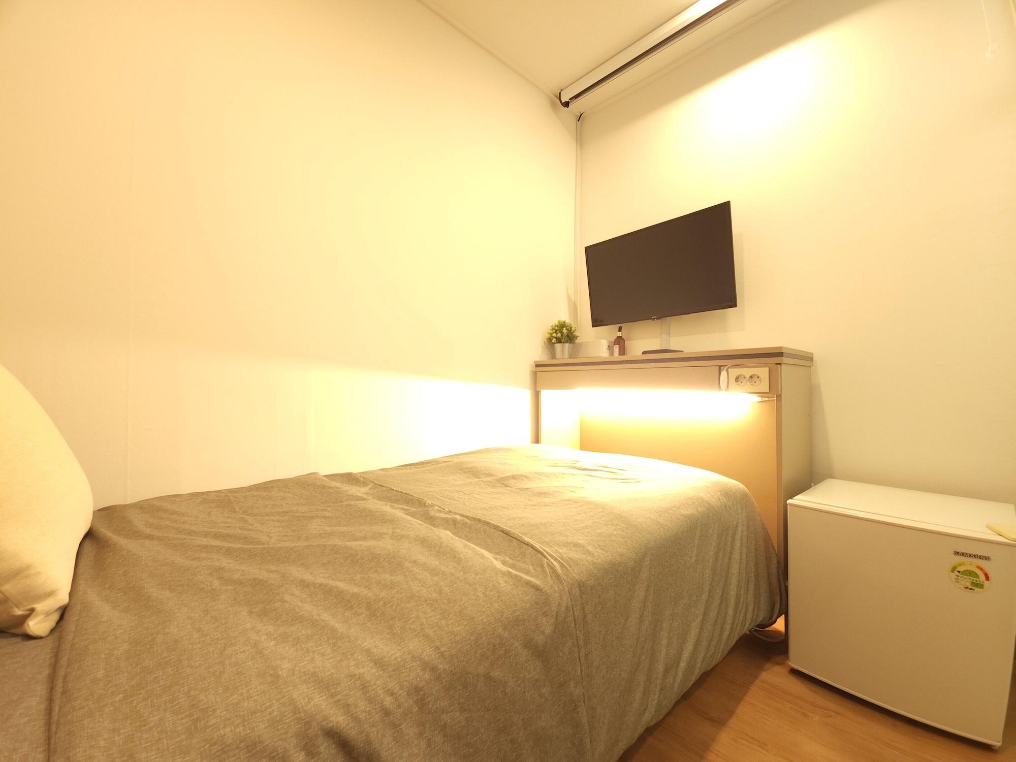 Oyo Hostel Myeongdong 2 โซล ภายนอก รูปภาพ